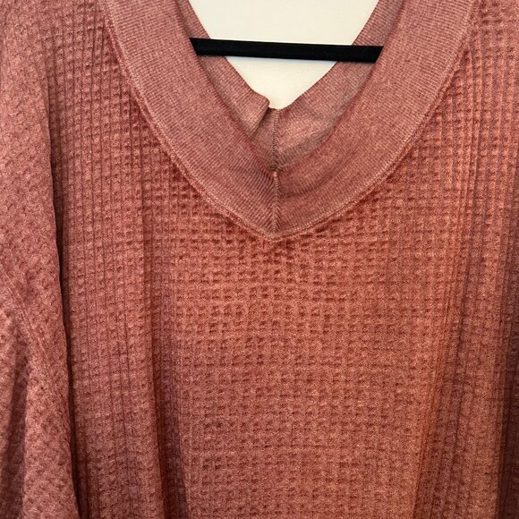 We the Free (Free People) oversized fit thermal henley rust red L - Picture 4 of 16